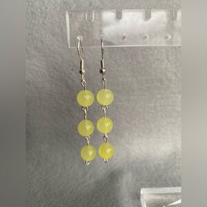 Light green/yellow hand crafted earrings
Dangle‎ earrings